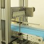 ELA-3330 Kúpus vödör címkéző berendezés, fedéllezáró modullal